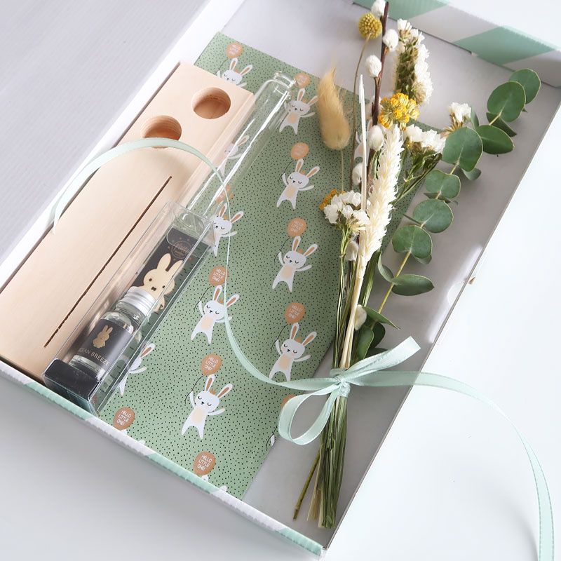 bloomemory-baby-letterbox-dried-flowers