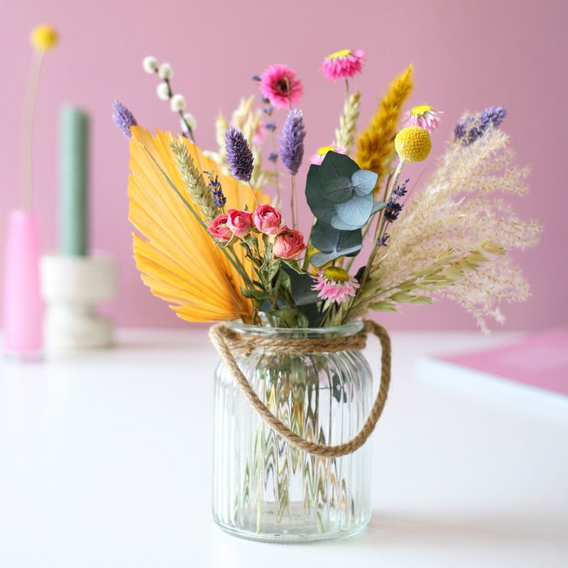 bloomposy-pastel-letterbox-dried-flowers