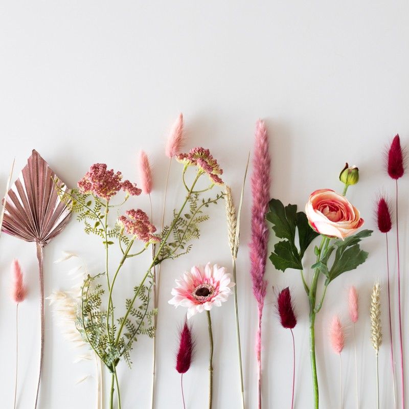 Brievenbuspakketje zijden en droogbloemen in roze tinten