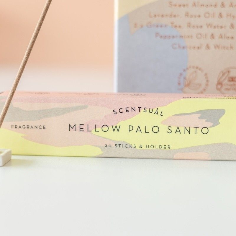 Brievenbuspakketje met een masker pakket, mini roze kaars en wierook in de geur palo santo