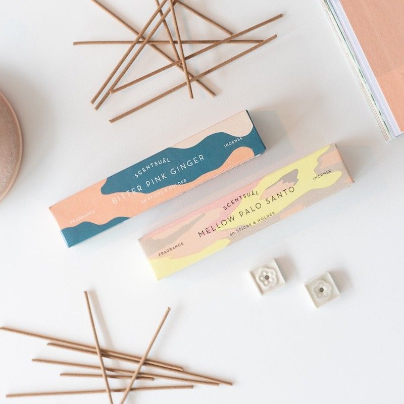 Brievenbuspakketje met twee doosjes wierook in de geuren gember en palo santo