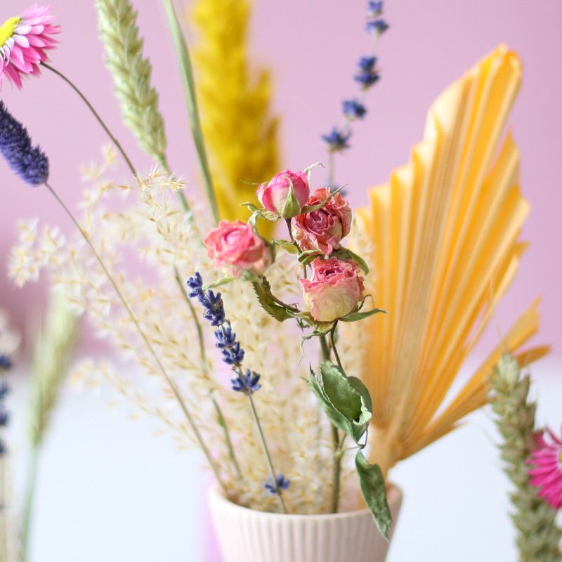 bloomposy-pastel-postkasse-tørrede-blomster