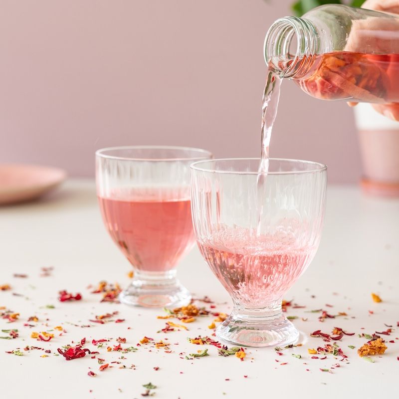 Botanische koude drank in theezakje