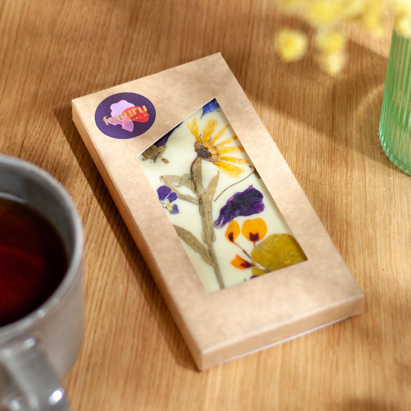 Witte chocola met eetbare bloemen