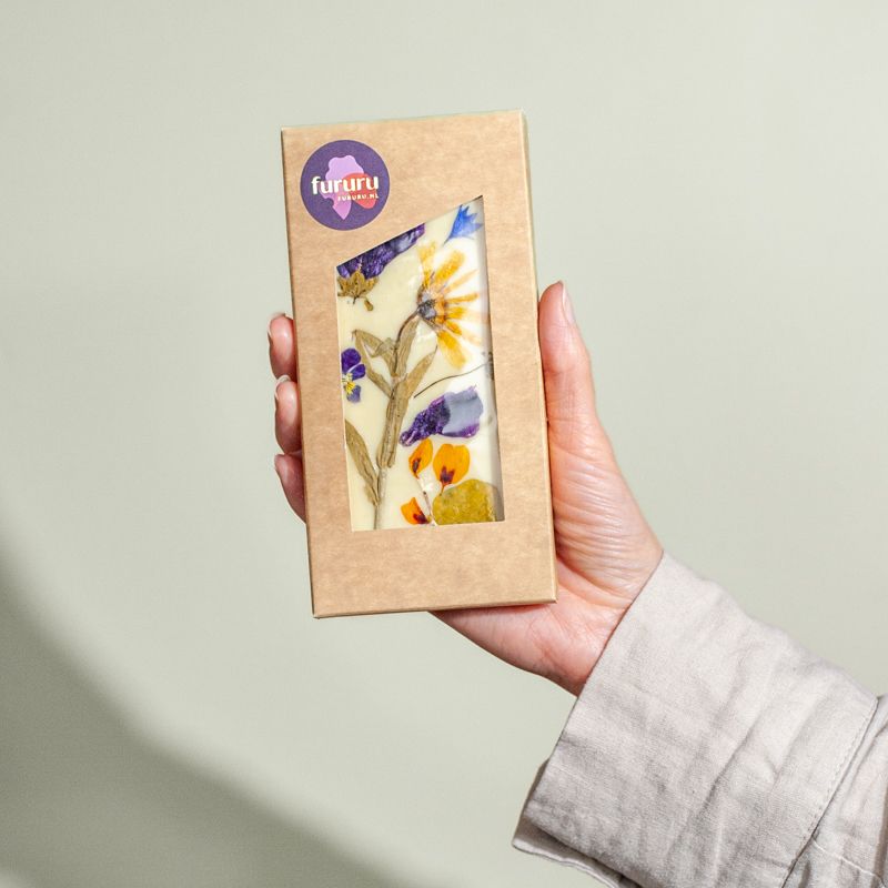 Witte chocola met eetbare bloemen