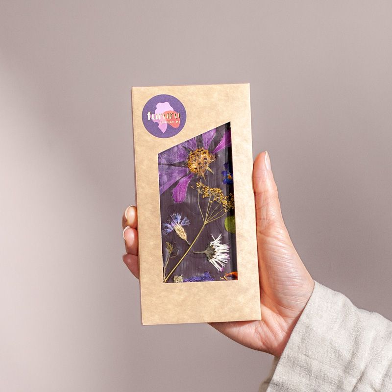 Pure chocola met eetbare bloemen