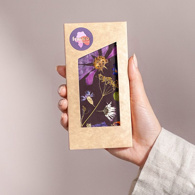 Pure chocola met eetbare bloemen