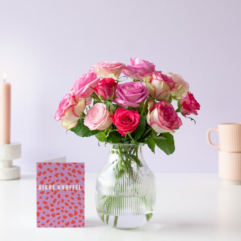 Brievenbuspakketje met verschillende tinten roze rozen