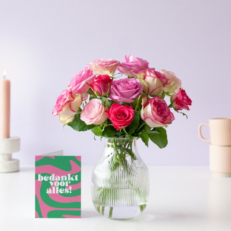 Brievenbuspakketje met verschillende tinten roze rozen