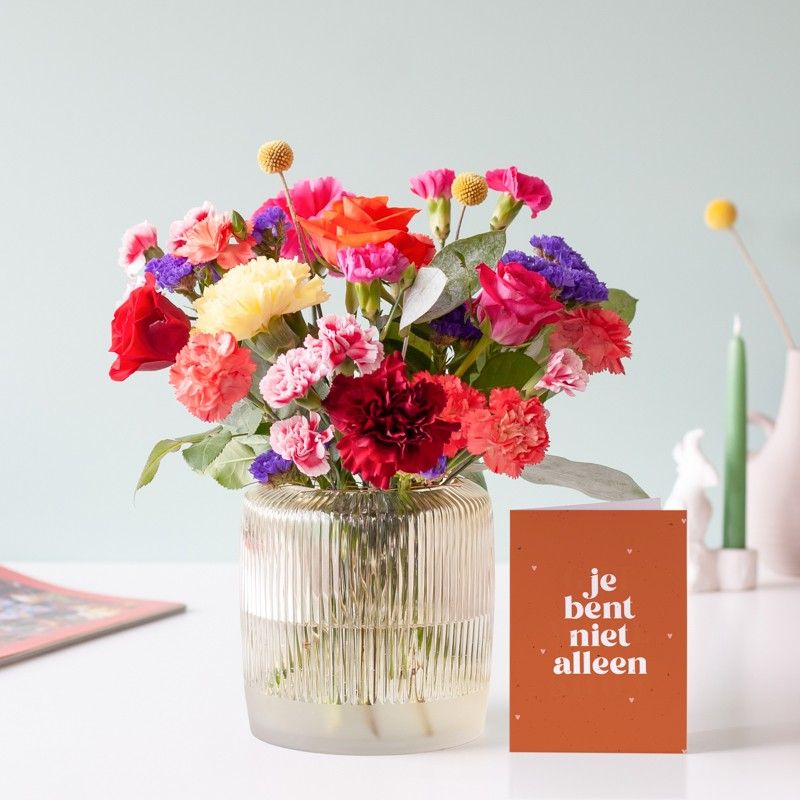 Brievenbuspakket met verschillende kleuren bloemen