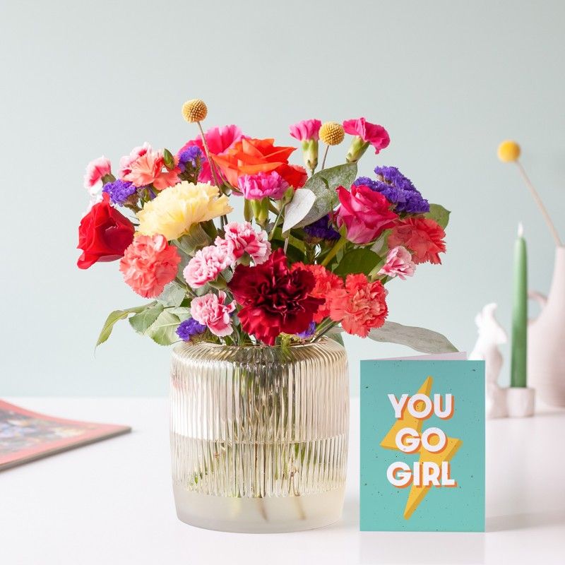 Brievenbuspakket met verschillende kleuren bloemen