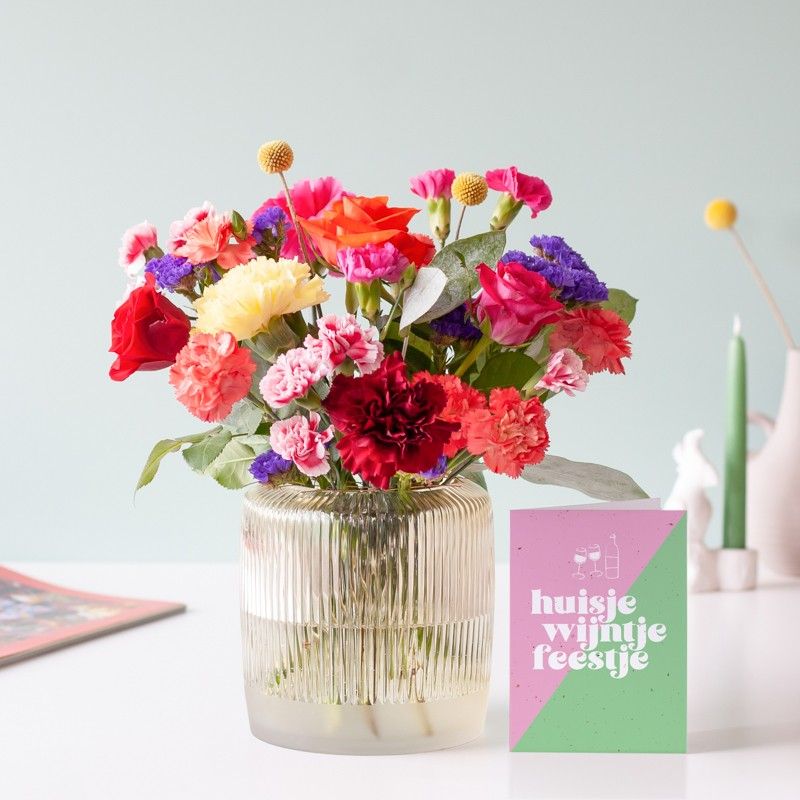 Brievenbuspakket met verschillende kleuren bloemen