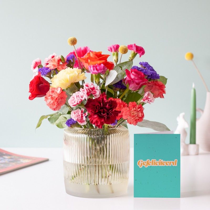 Brievenbuspakket met verschillende kleuren bloemen