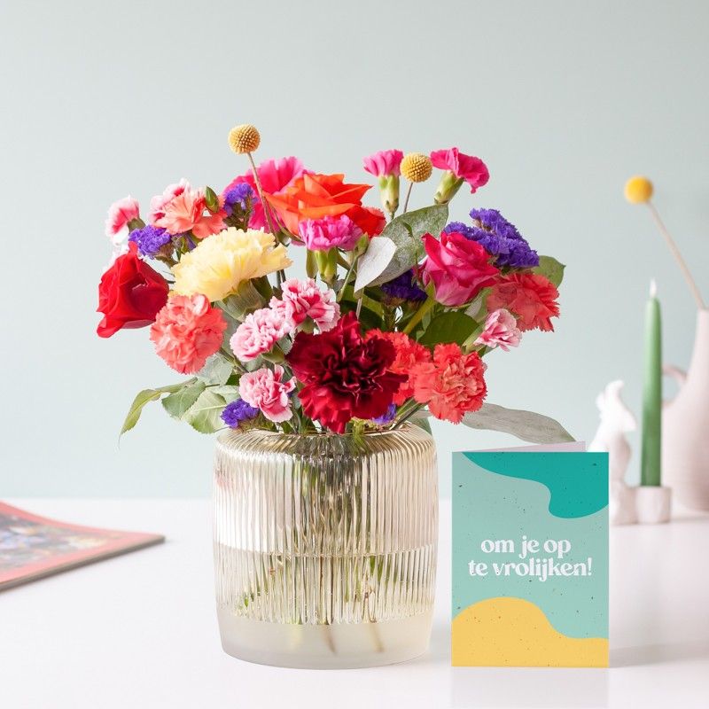 Brievenbuspakket met verschillende kleuren bloemen