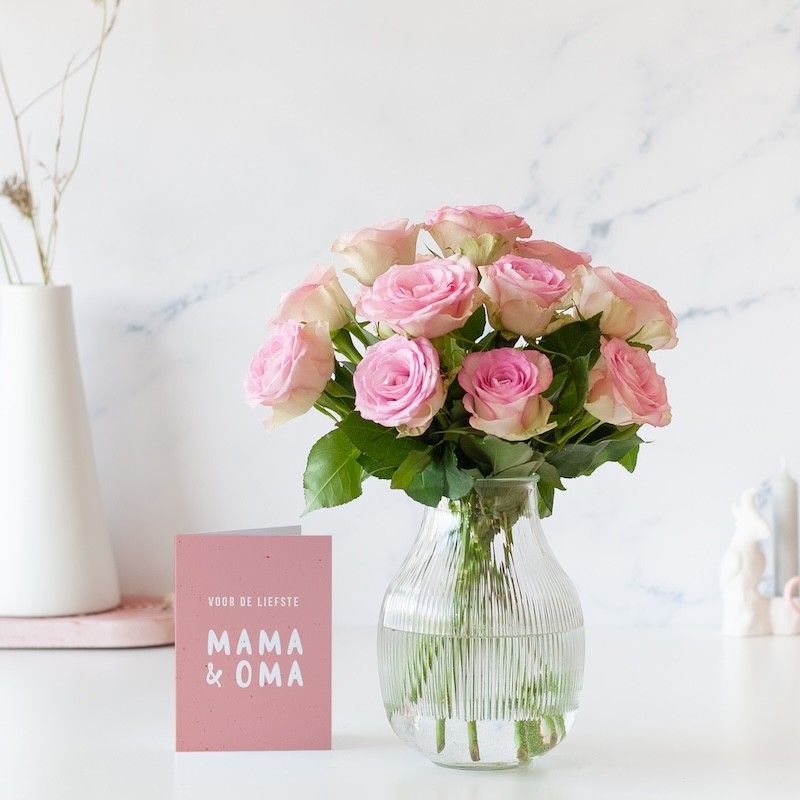 Brievenbuspakketje met roze rozen