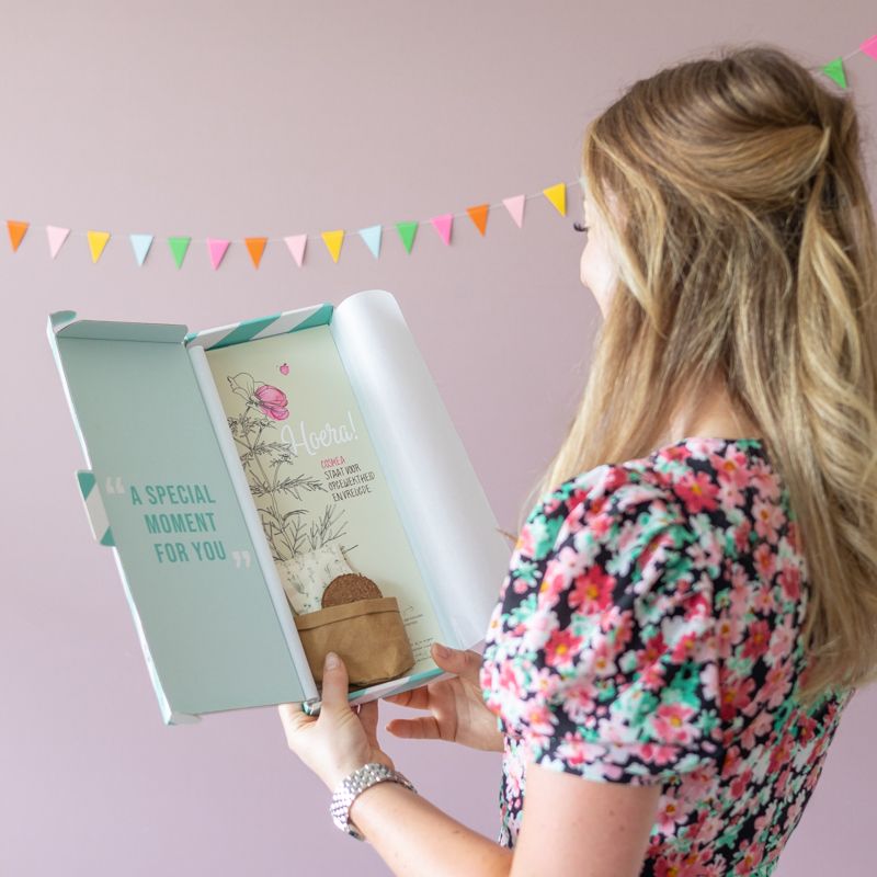 Hoera pakketje met zaden van de Cosmea