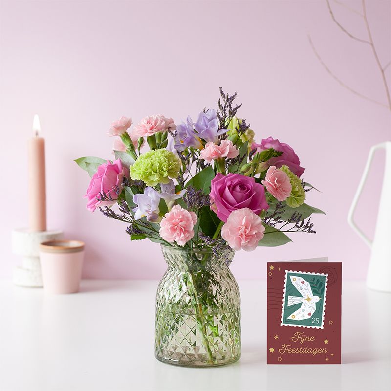 Brievenbus boeketje Sweety met verschillende bloemen in roze paarse tinten