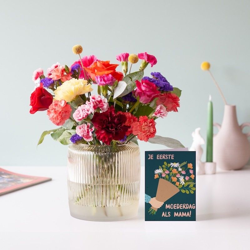 Brievenbuspakket met verschillende kleuren bloemen