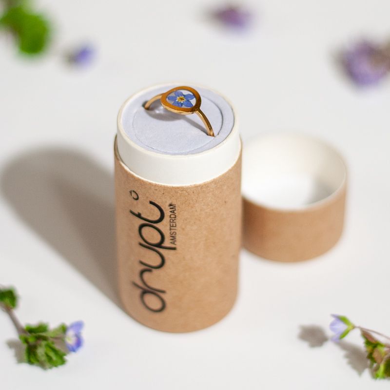 Goudkleurige ring met vergeet-mij-nietje 