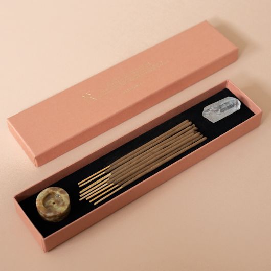 Giftbox met wierook, houder en bergkristal