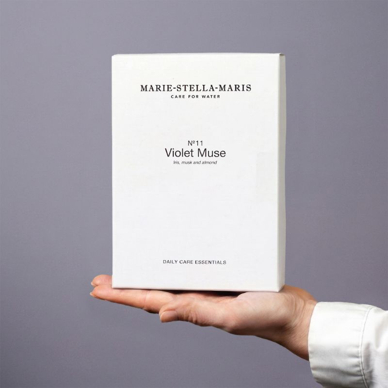 Giftset op hand van Marie-Stella-Maris