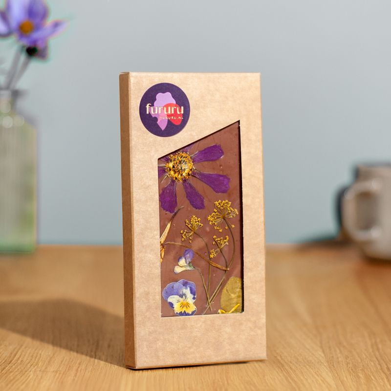 Chocola met eetbare bloemen