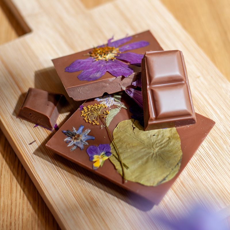 Chocola met eetbare bloemen