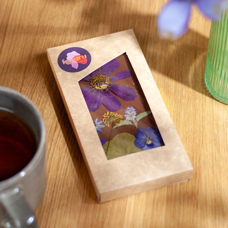 Chocola met eetbare bloemen